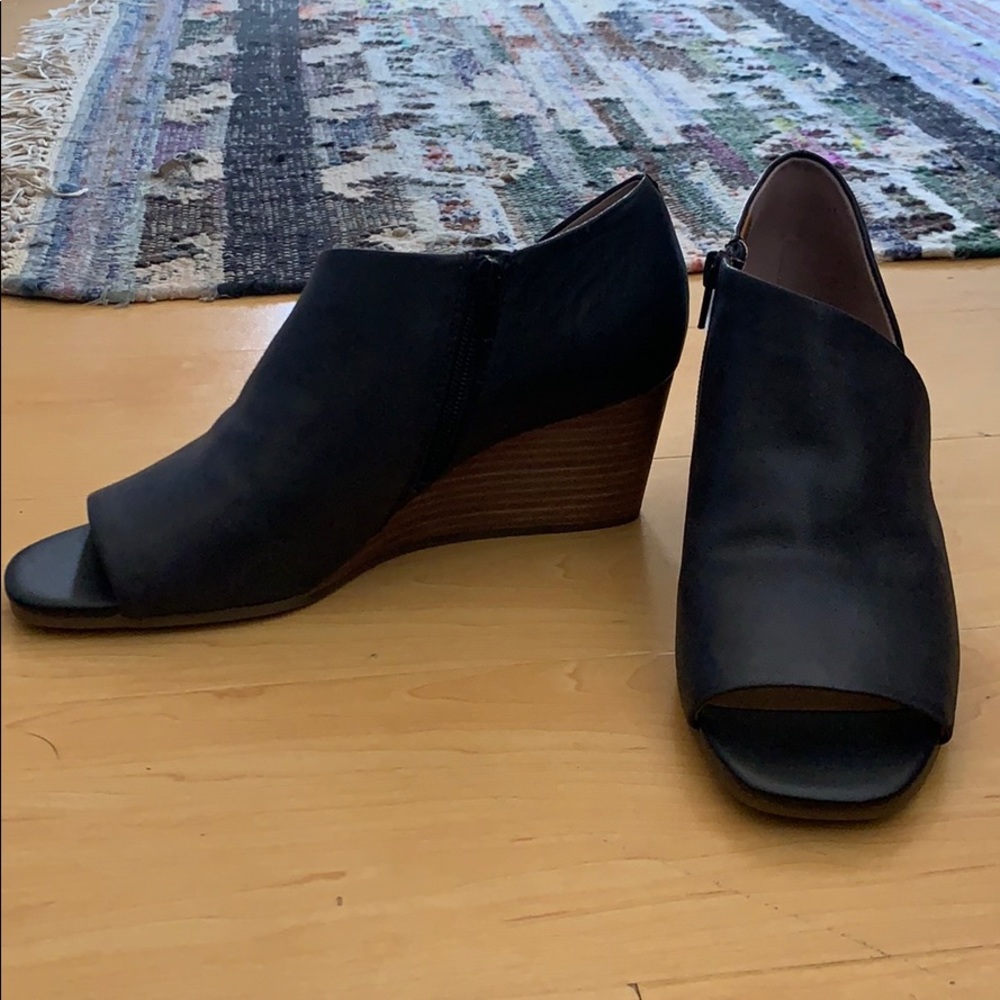 Lucky brand wedge NWOT